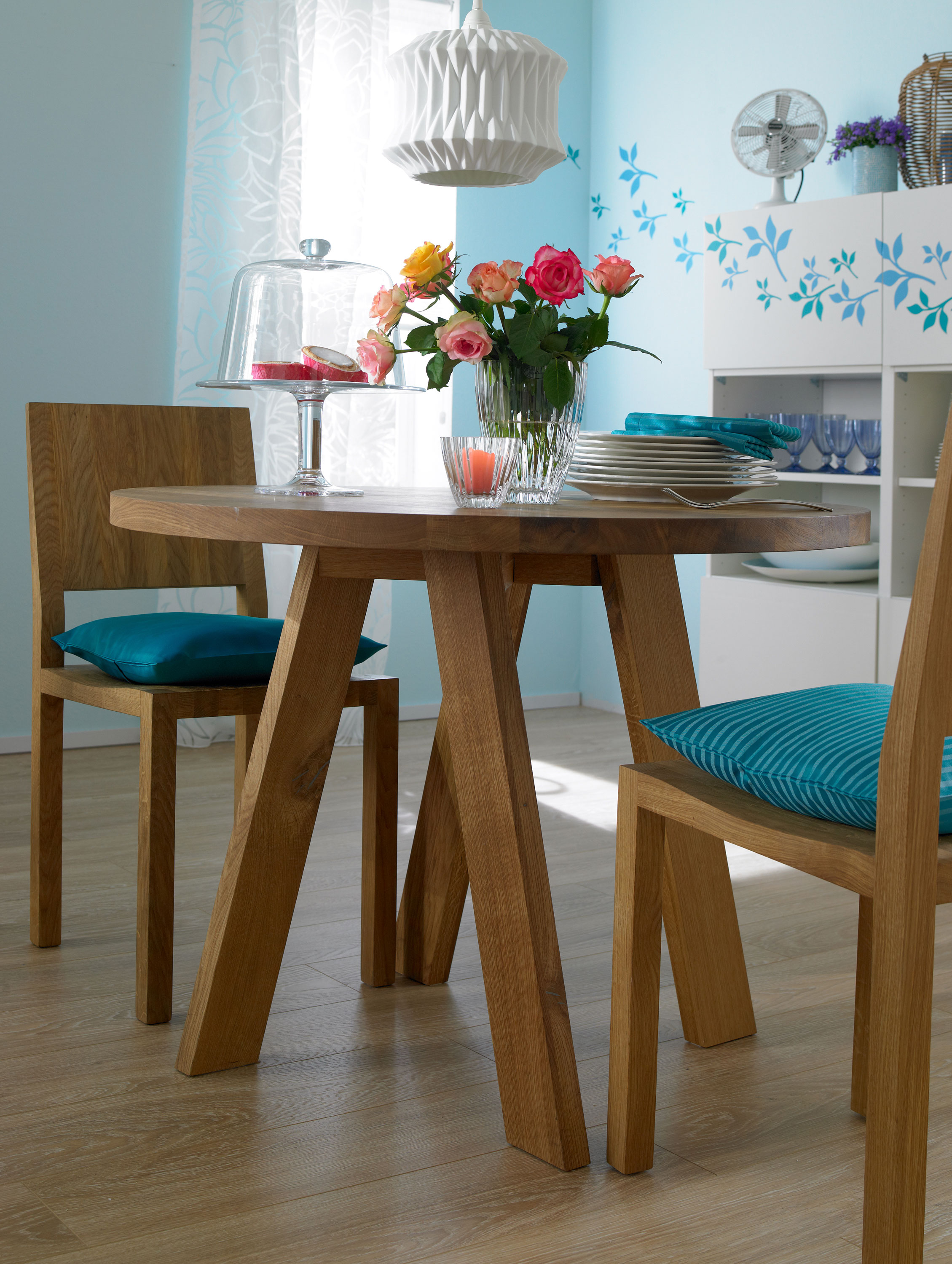 Designer table Round ZIRKEL 93854 custom made in solid wood by vitamin design