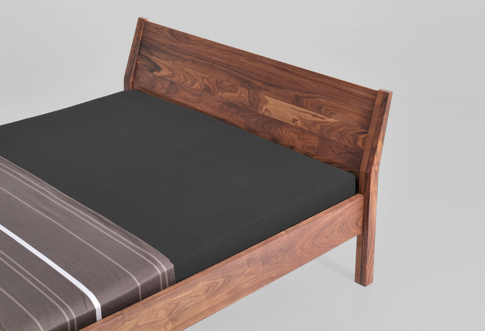 Wooden Bed VILLA 2847a custom made in solid wood by vitamin design