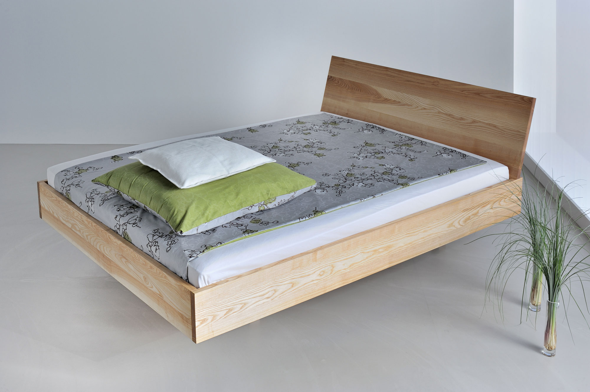 Design Bed QUADRA 23319 custom made in solid wood by vitamin design
