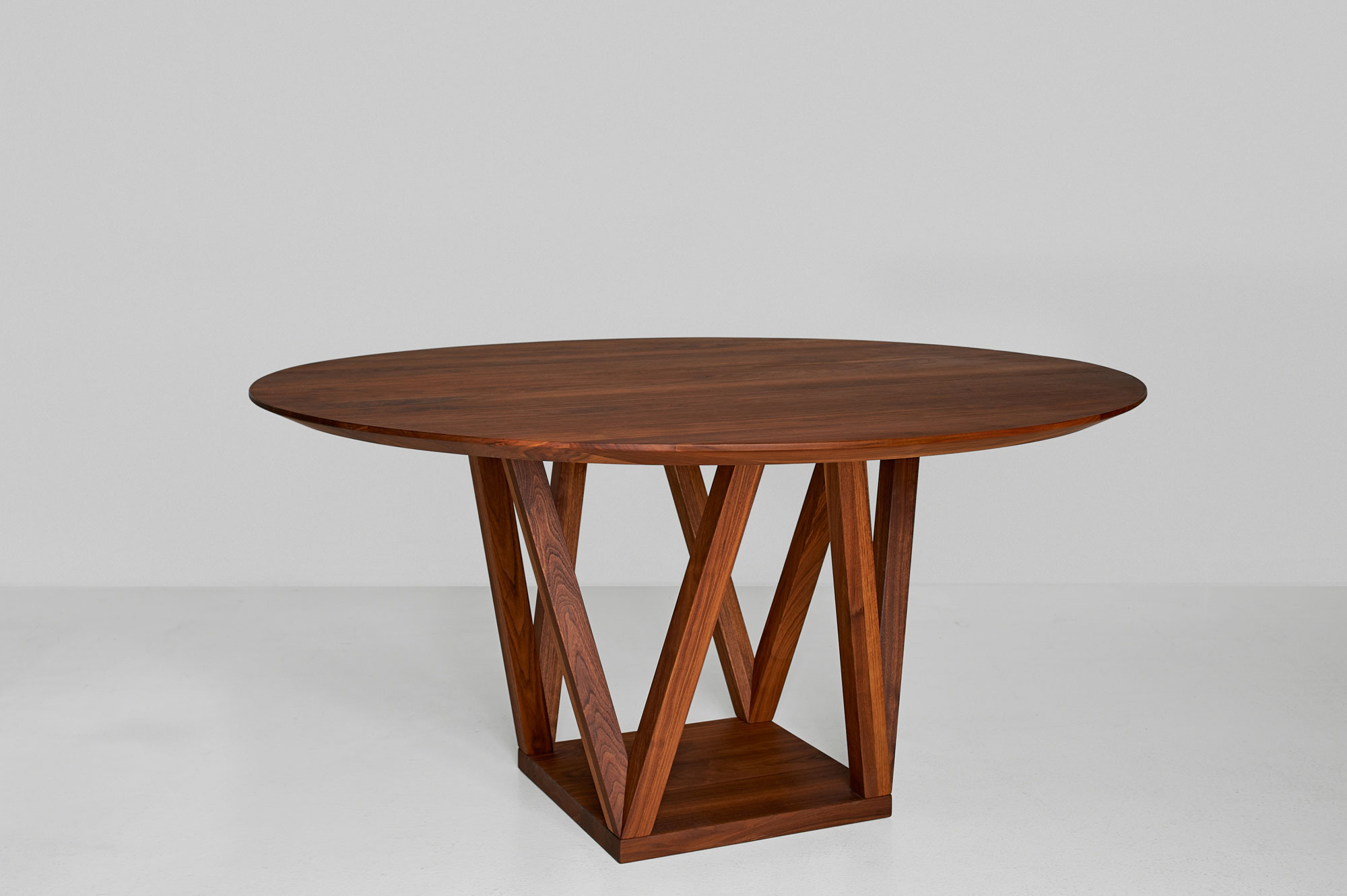 Round Designer Table CREO 0993 custom made in solid wood by vitamin design